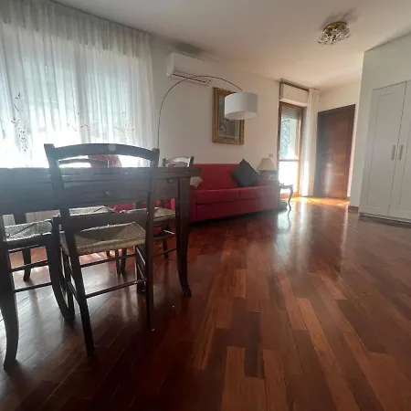 Del Sole Apartment *
